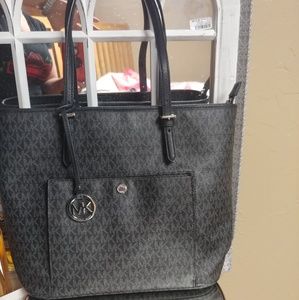 Michael Kors Jet Set Tote with wallet and wristlet